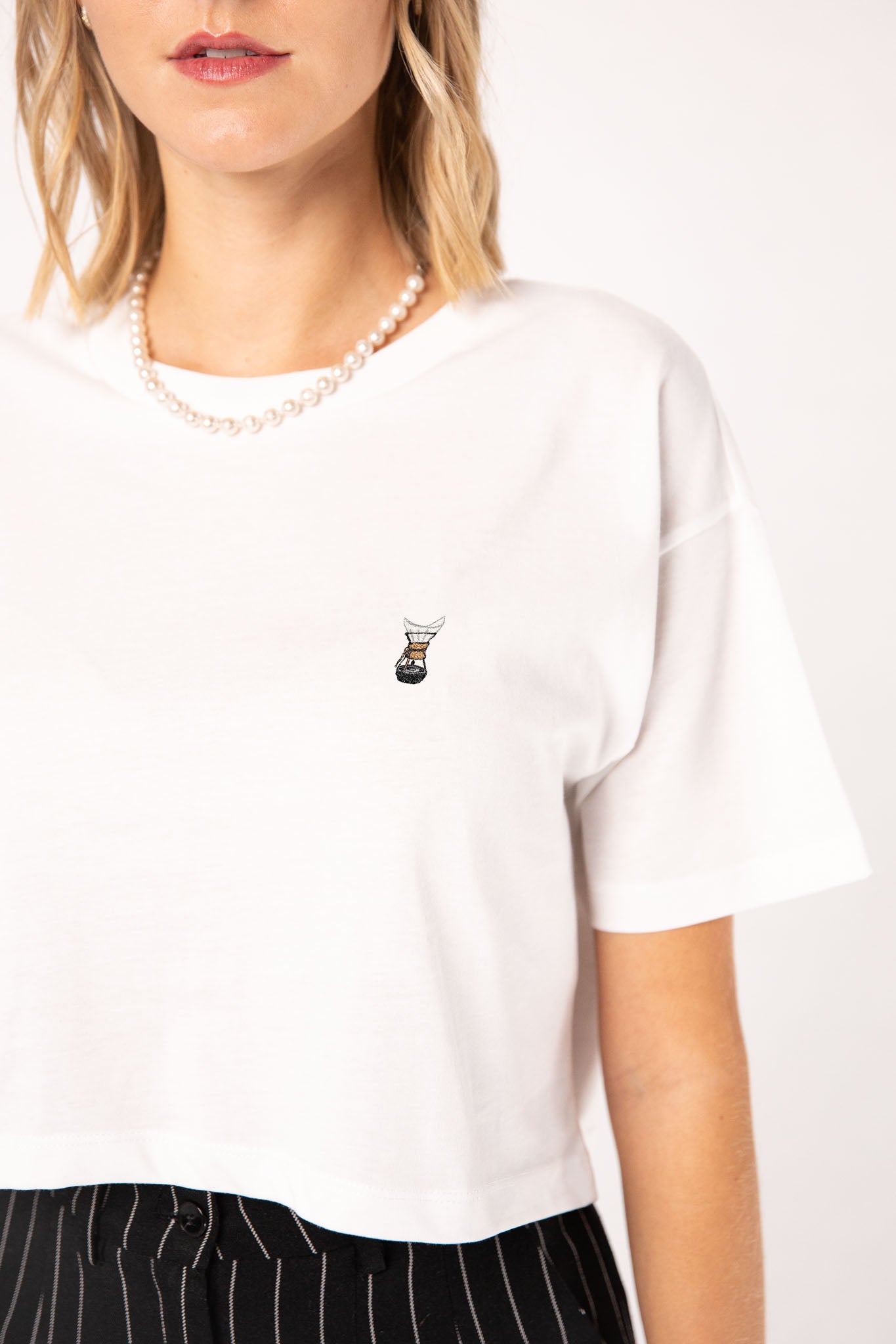 Sophisticated Filter | Besticktes Bio Baumwoll Crop Top