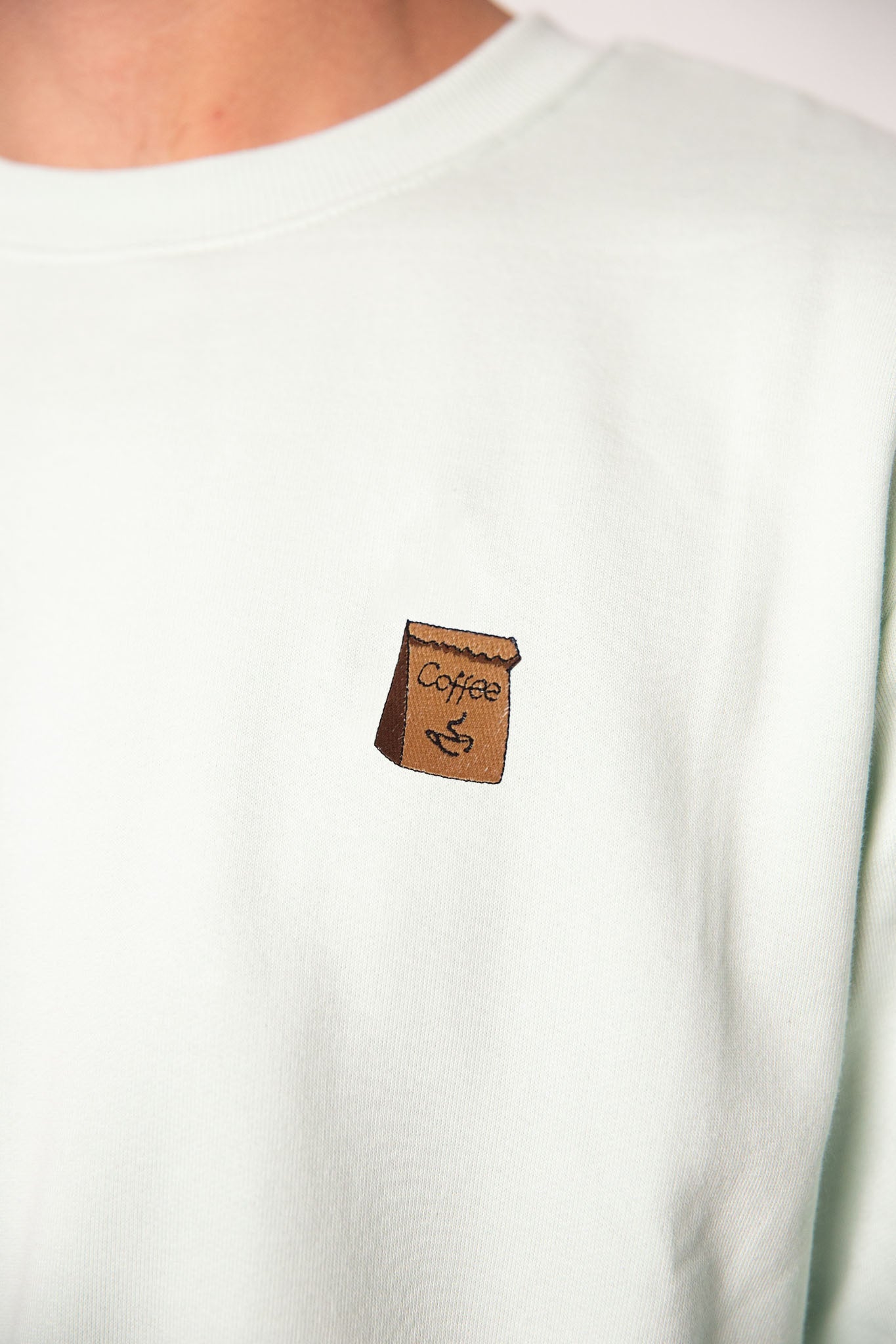 Coffee Bag | Bestickter Bio-Baumwoll Männer Pullover