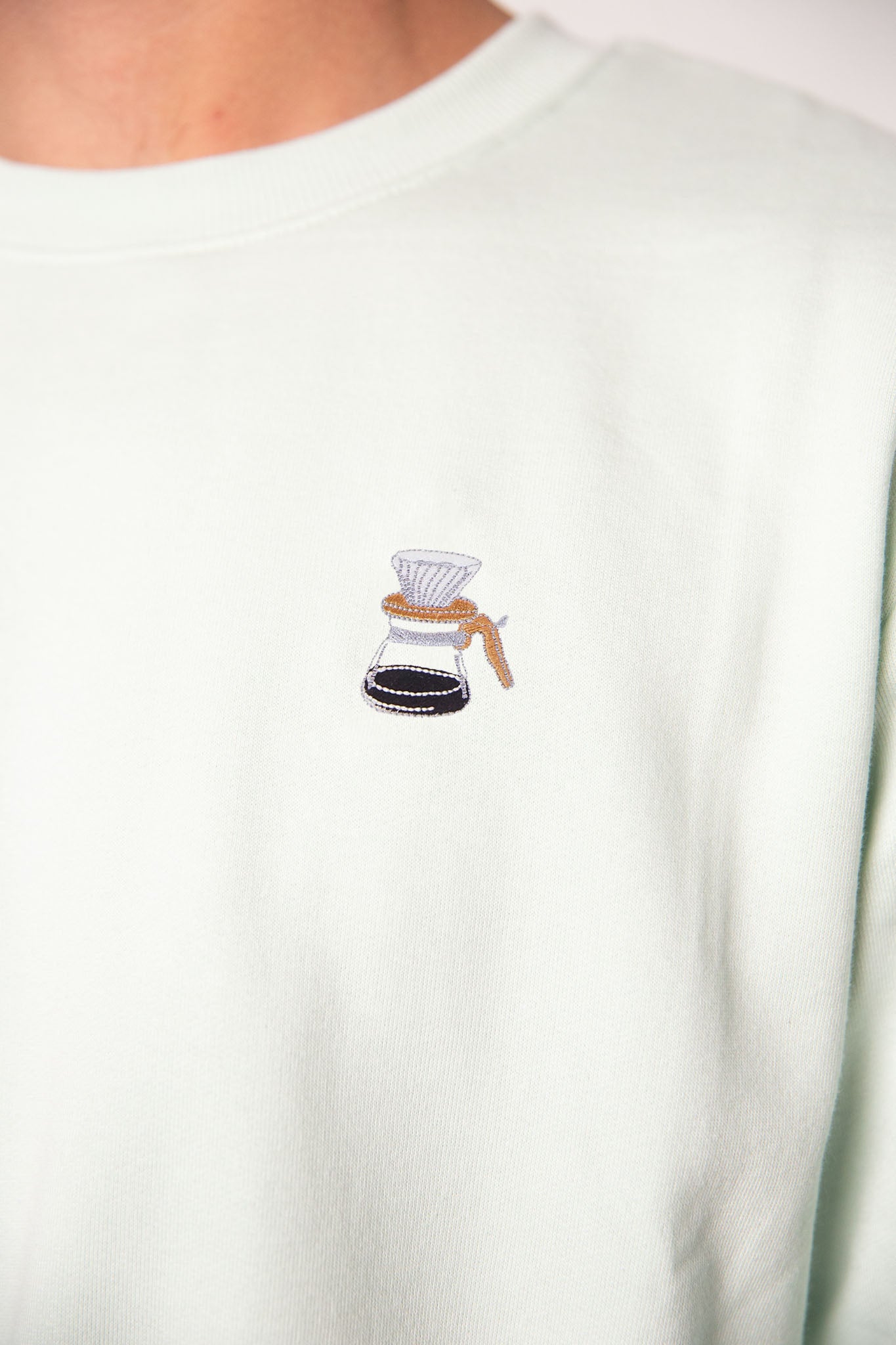 V60 | Bestickter Bio-Baumwoll Pullover
