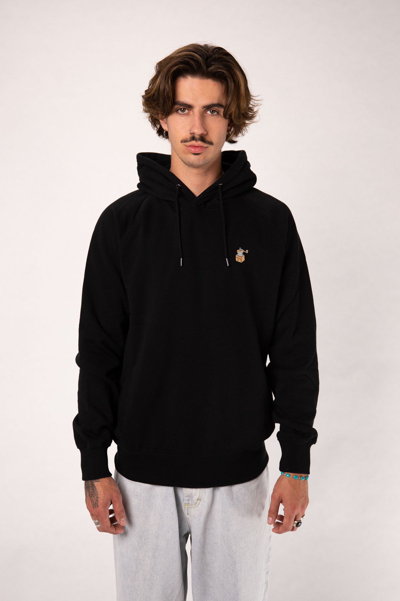 Kaffeemühle | Bestickter Männer Bio Baumwoll Männer Hoodie