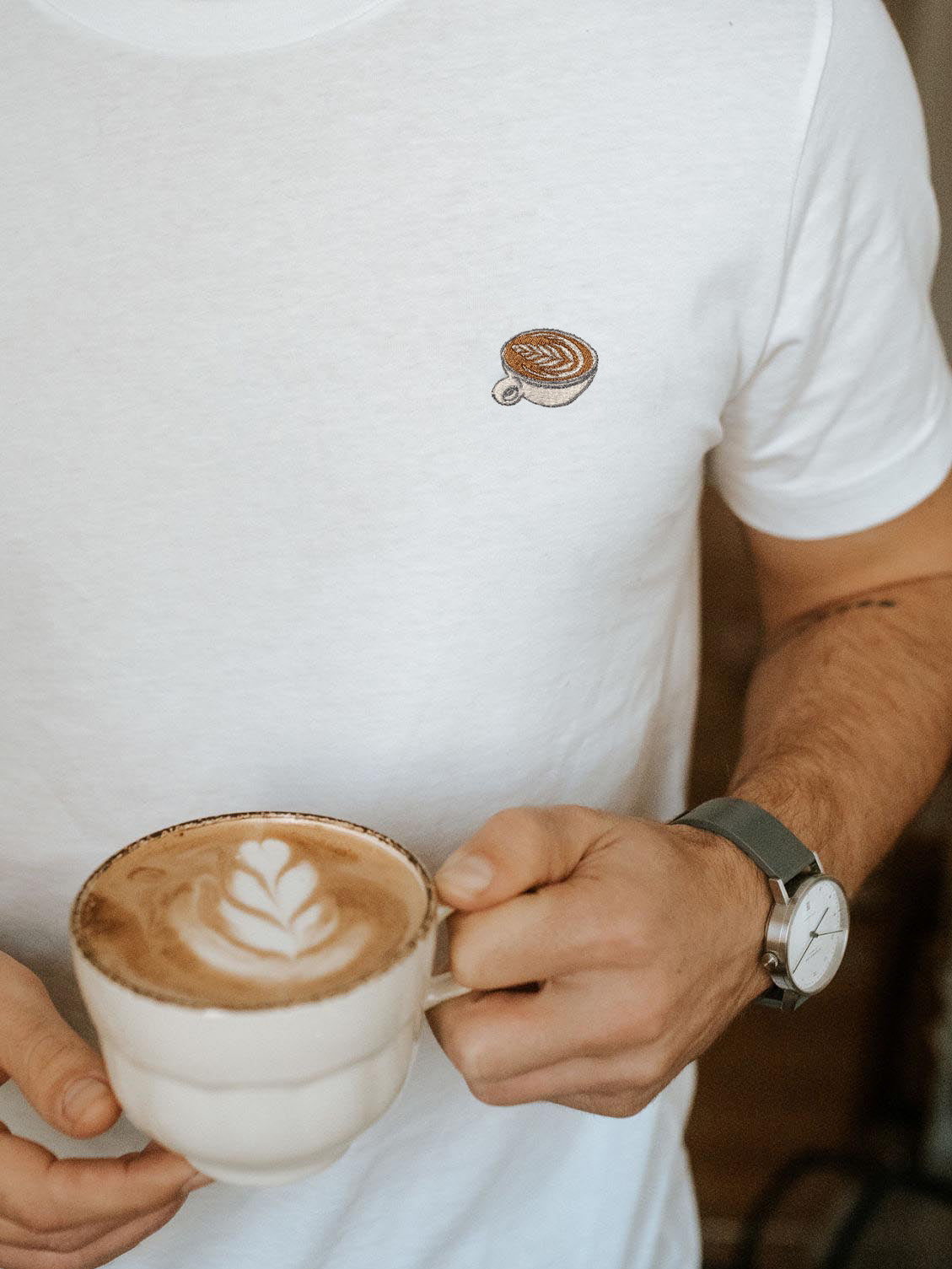 Flat White | Besticktes Organic Bio Baumwoll Männer T-Shirt
