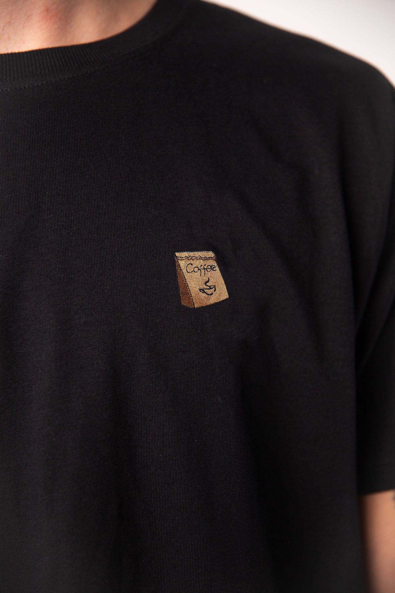 Coffee Bag | Besticktes Organic Bio Baumwoll Männer T-Shirt