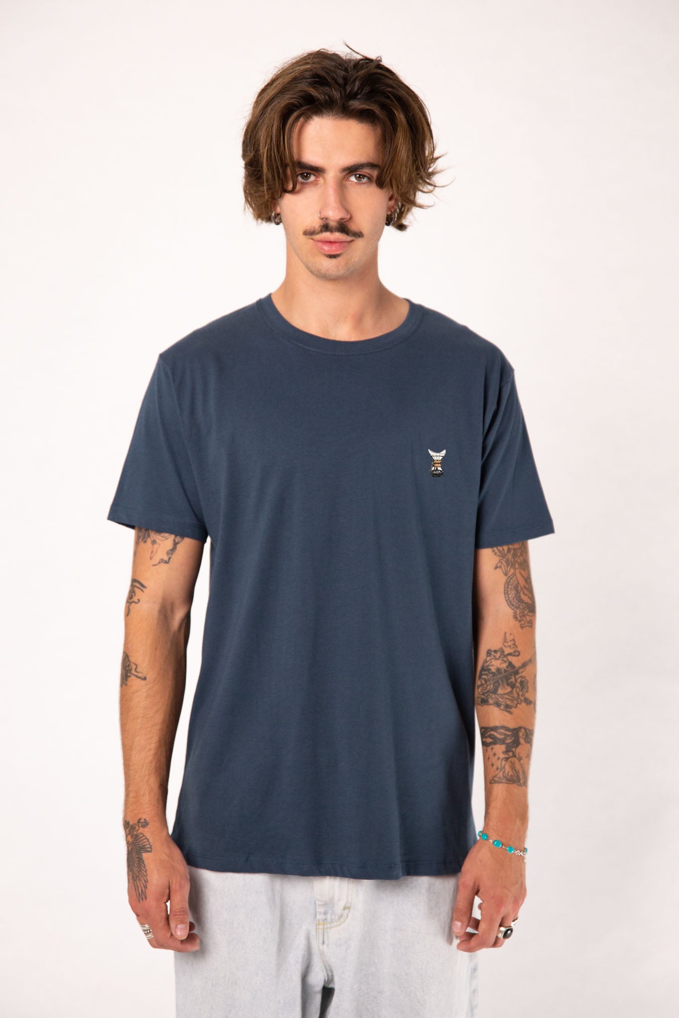 Sophisticated filter | Besticktes Organic Bio Baumwoll Männer T-Shirt