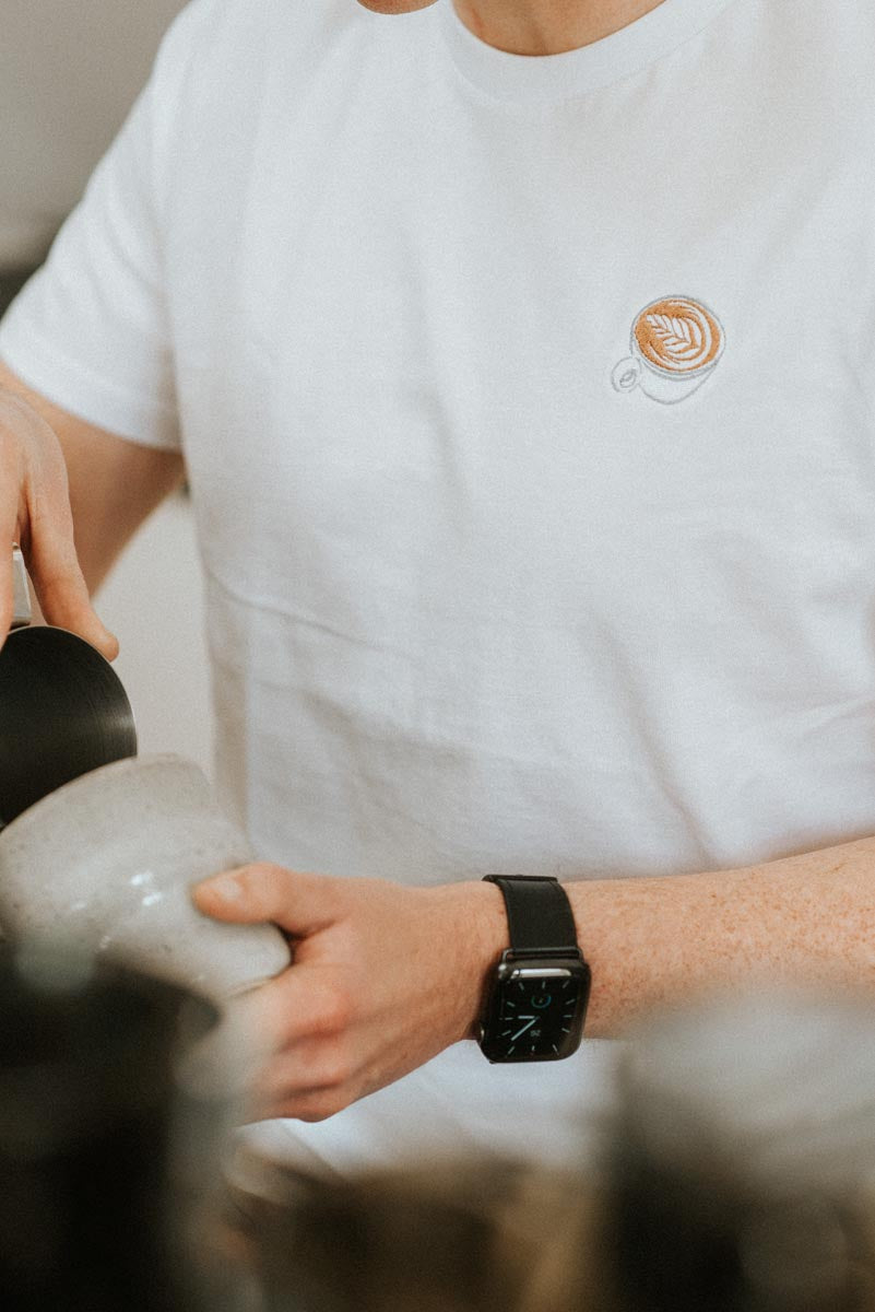 Flat White | Besticktes Organic Bio Baumwoll Männer T-Shirt