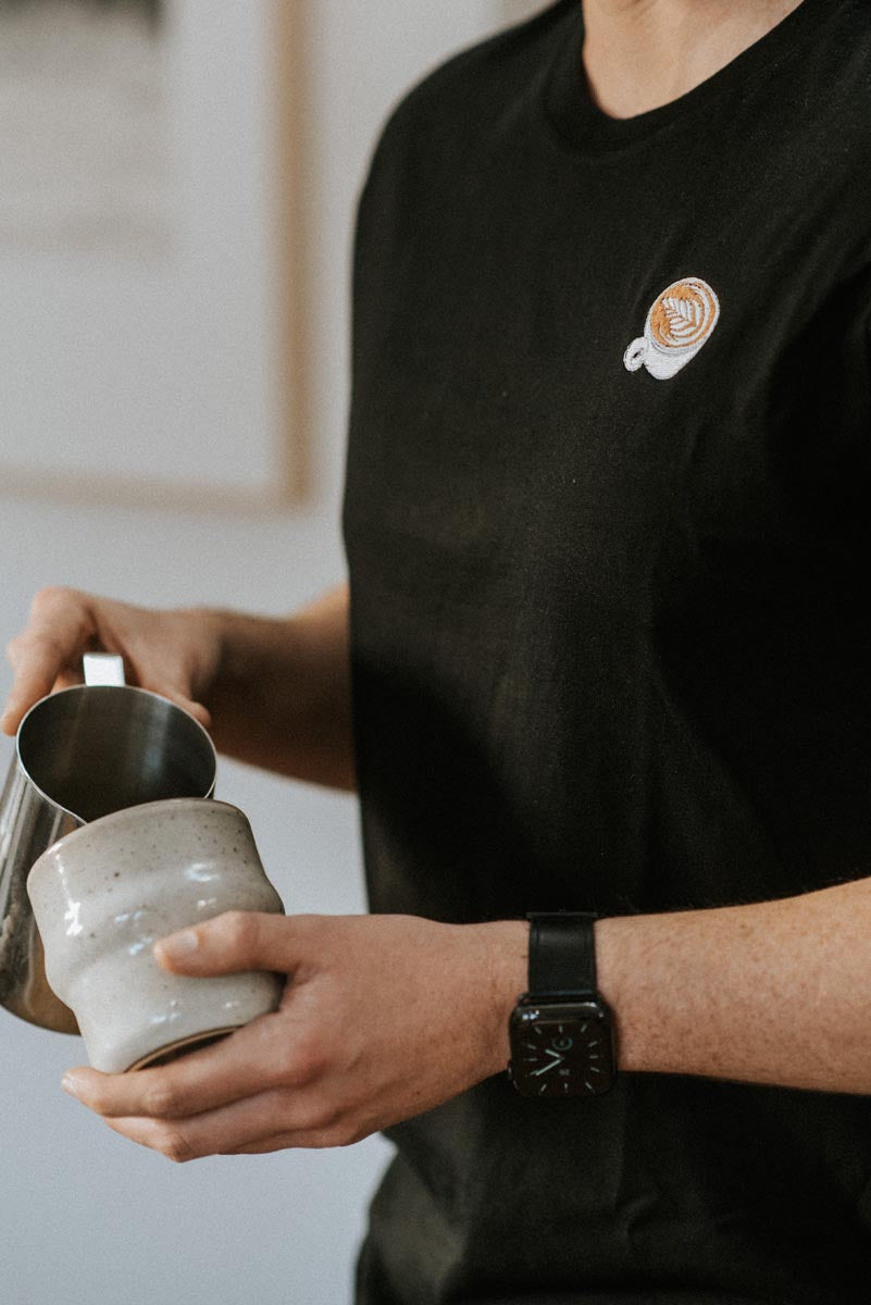 Flat White | Besticktes Organic Bio Baumwoll Männer T-Shirt