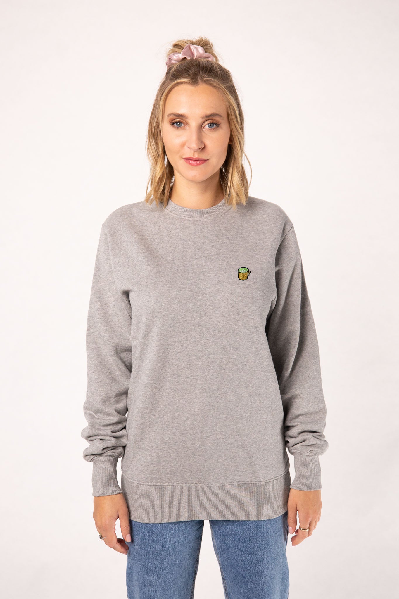 Matcha Latte  | Bestickter Bio-Baumwoll Frauen Pullover