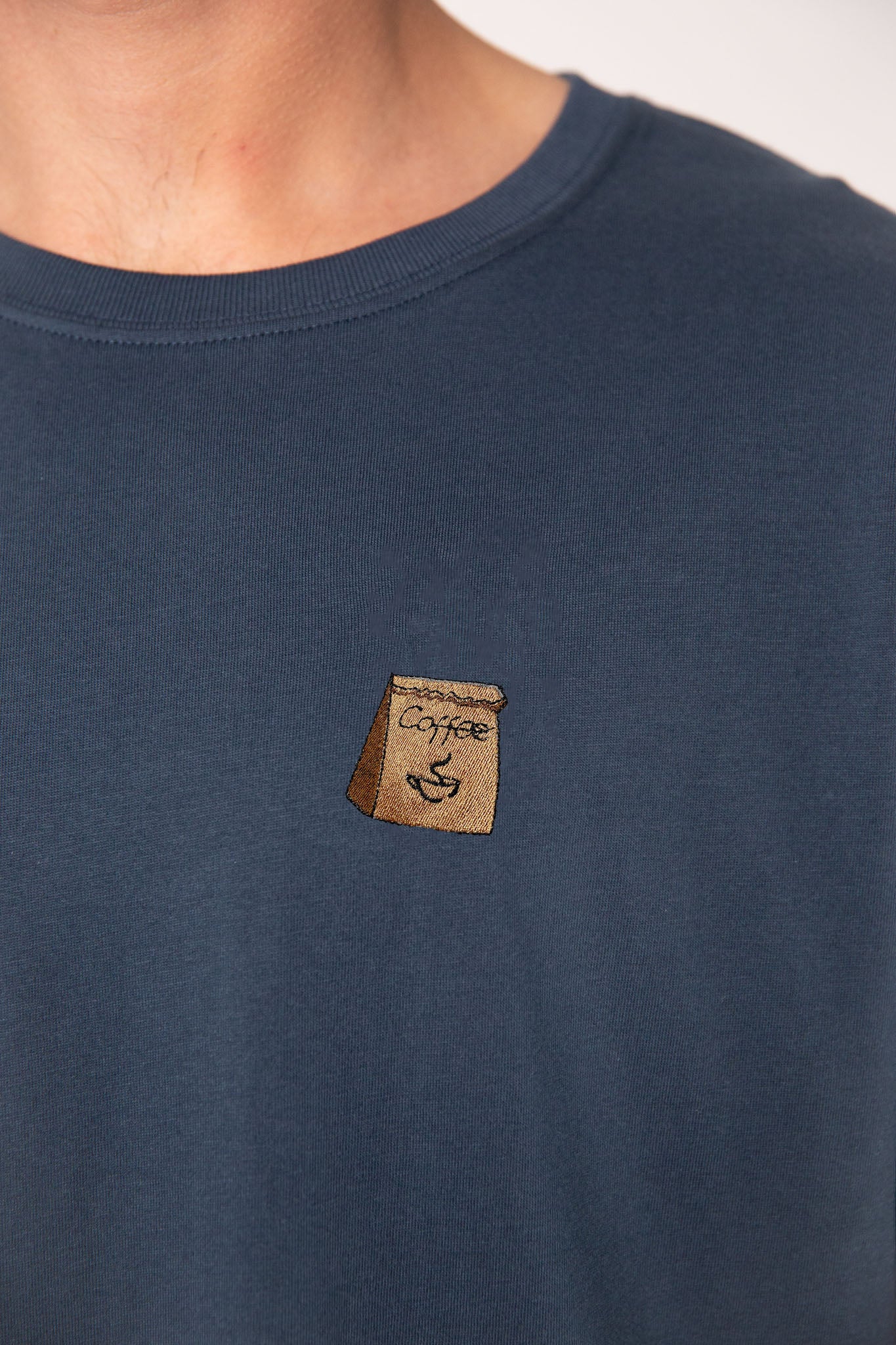 Coffee Bag | Besticktes Organic Bio Baumwoll Männer T-Shirt