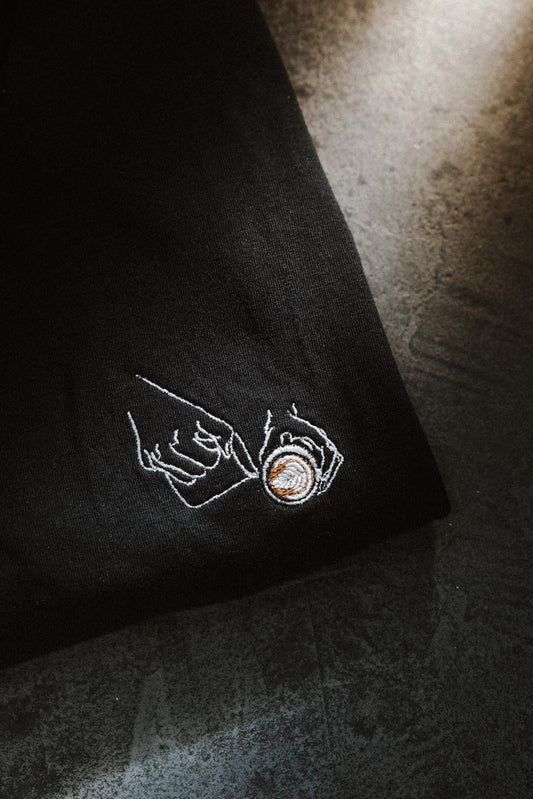 Latte Art | Besticktes Bio-Baumwoll Damen T-Shirt