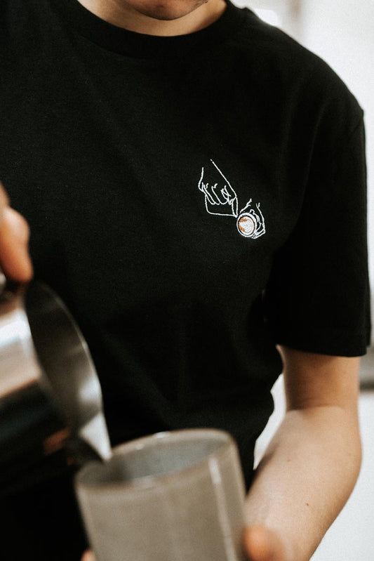Latte Art | Besticktes Organic Bio Baumwoll-T-Shirt